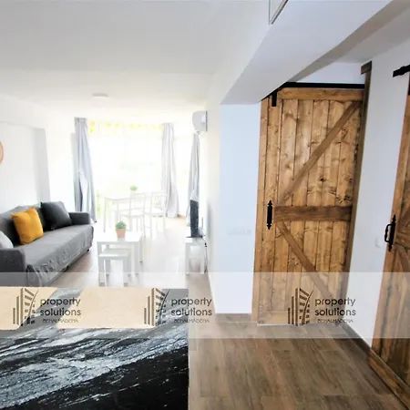 508 Piscis: Mountain-view With Pool Apartment